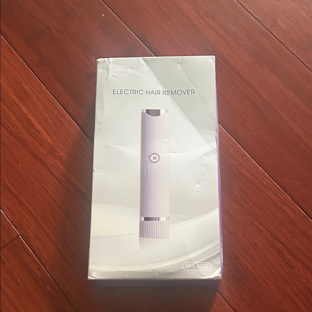 LAWLESS Electric Hair Remover - Silver and White